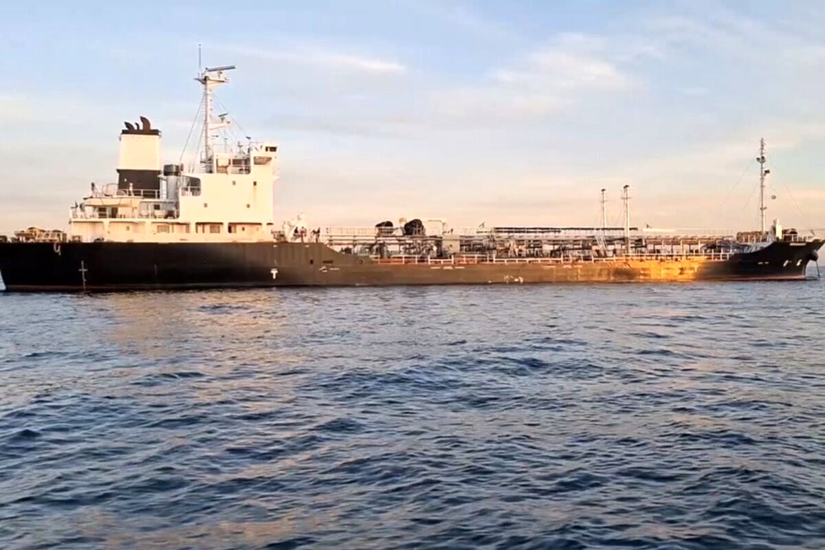 توقیف 2 شناور متخلف قاچاق سوخت در خلیج فارس