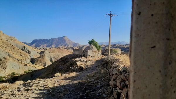 روستای برد‌زرد نگینی غریب در شهرستان لنده