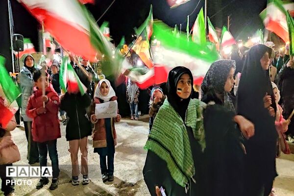 در کنار هم ایستاده ایم-۲