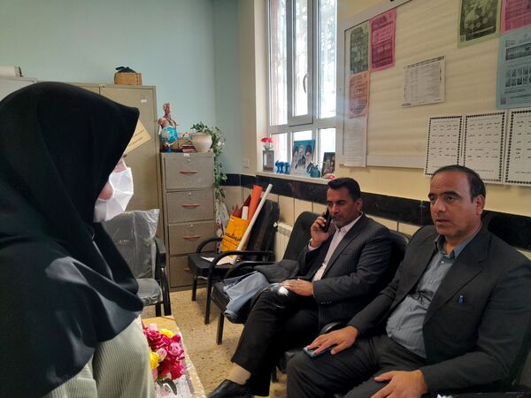 بازدید مسئولین اداره آموزش و پرورش از دبیرستان مادرمهربان خلیل آباد