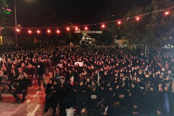 اجتماعات شبانه مردم اینبار با شام غریبان شهدای دشت کربلا رقم خورد 