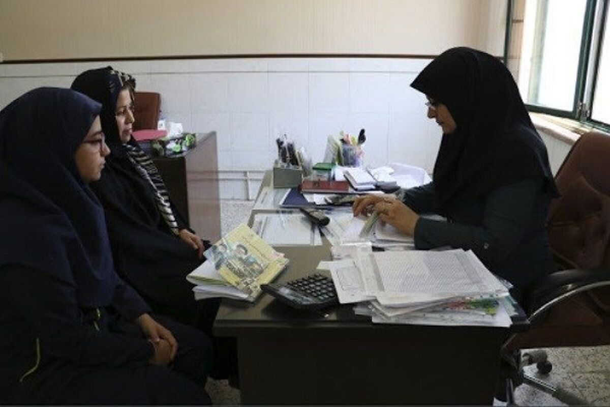 مشاوران مدارس، راهنمای دانش‌آموزان در مسیر رشد و پیشرفت تحصیلی هستند
