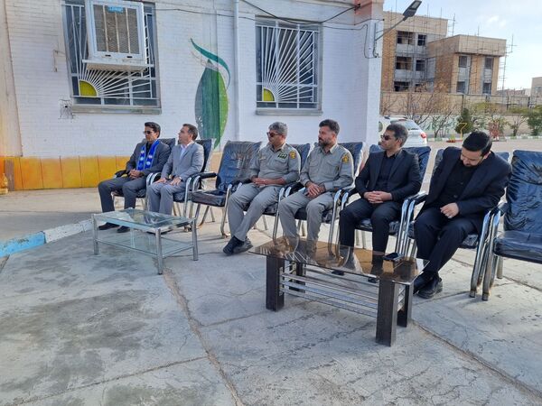نواختن زنگ استکبار ستیزی و روز دانش آموز در دبیرستان نمونه دولتی مهرورزان خواف