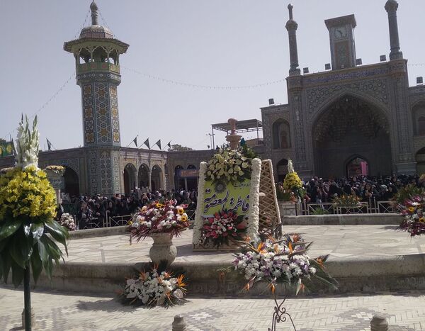 عشق و ارادت زائران حضرت معصومه(س) در قالب کاروان نمادین ورود ایشان به قم