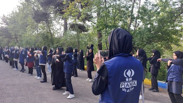 ورزش صبحگاهی دانش آموز خبرنگاران در اردوی مسئله محور