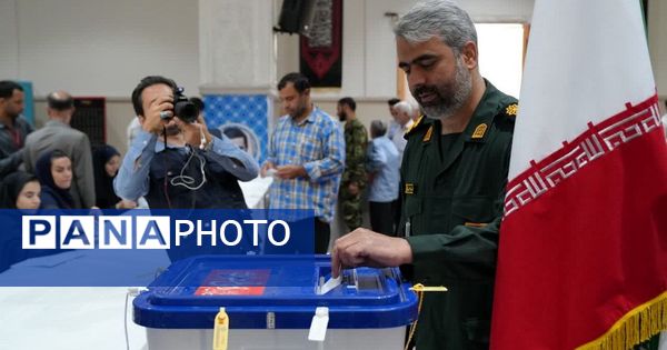 حضور پرشور مردم محمدشهرکرج‌ پای صندوق رای 