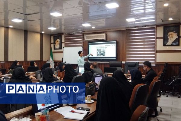 برگزاری جلسه آموزشی سرگروه های آموزشی قطب شهرری به میزبانی ناحیه یک شهرری