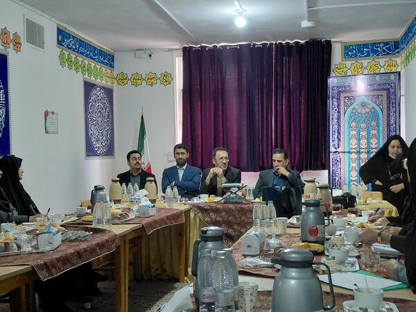 جلسه  مدیران متوسطه اول مدارس در دبیرستان شهرآرا دو