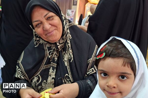 حضور پدر بزرگ‌ها و مادر بزرگ‌ها در کودکستان حکمت نبوی ناحیه دو شهرری 