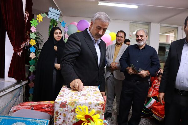جشن عاطفه‌ها در آموزشگاه حاج محمد علی تقی پور