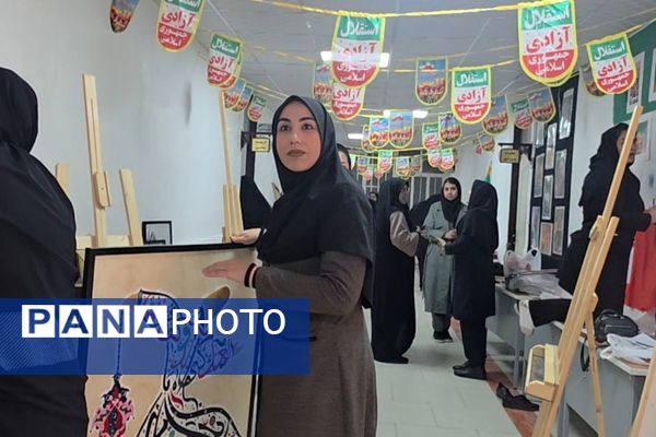 آماده‌سازی آثار هنرجویان در نمایشگاه دهه فجر رباط‌کریم