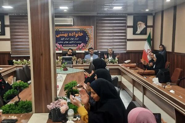 مراسم «خانواده بهشتی» در اداره آموزش و پرورش ناحیه یک شهرری