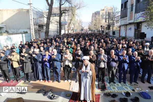 اقامه نماز عید سعید فطر در کمالشهر کرج