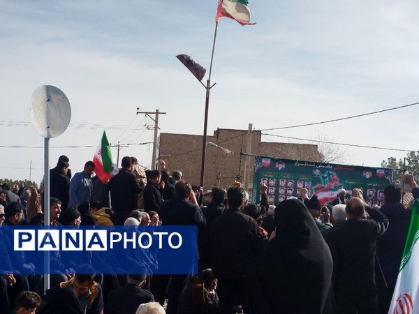 حضور پرشور مردم در راهپیمایی ۲۲ بهمن شهرستان کندر