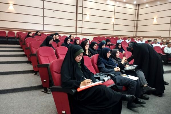 ترسیم نقشه راه مدیریت مدارس؛ برگزاری همایش مدارس تراز ویژه مدیران متوسطه اول در شهرستان قدس