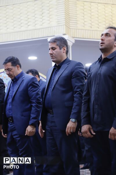یادبود رهبر شهید در اداره‌کل آموزش و پرورش شهر تهران 