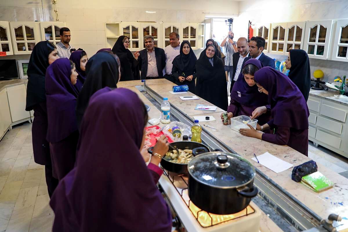 بازدید مدیرکل آموزش‌وپرورش کرمان از مجتمع آموزشی «اندیشه هوشمند ارگ»
