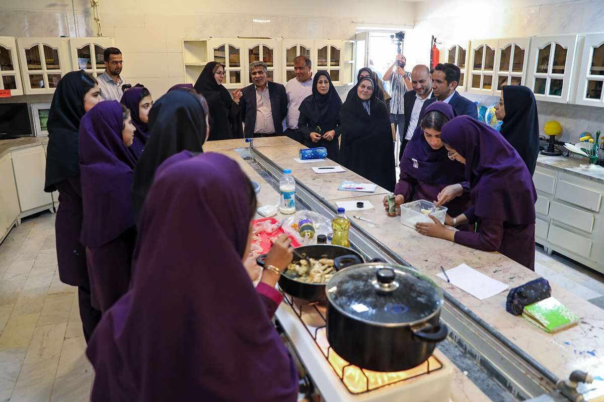 بازدید مدیرکل آموزش‌وپرورش کرمان از مجتمع آموزشی «اندیشه هوشمند ارگ»