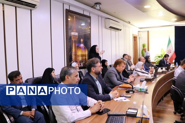 تجلیل از دانش آموزان افتخارآفرین خراسان رضوی در کنکور سراسری و مدال آور در المپیادهای علمی جهانی