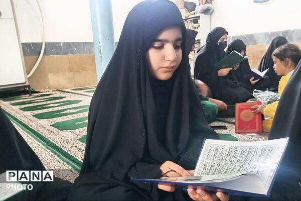 جلسه ختم قرآن در مسجد صاحب‌الزمان(عج) دیشموک