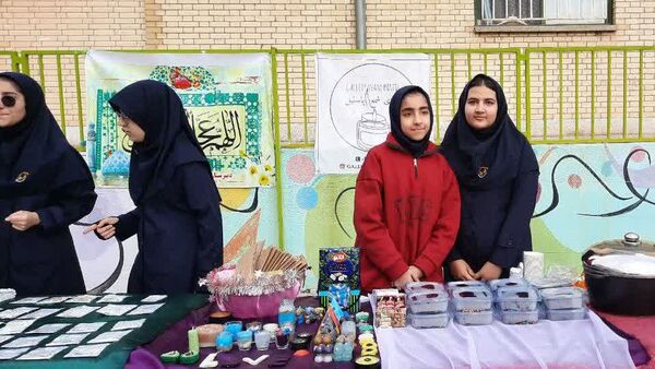 جشنواره بازارچه خوارزمی در دبیرستان بهرام رزمی ناحیه یک شیراز