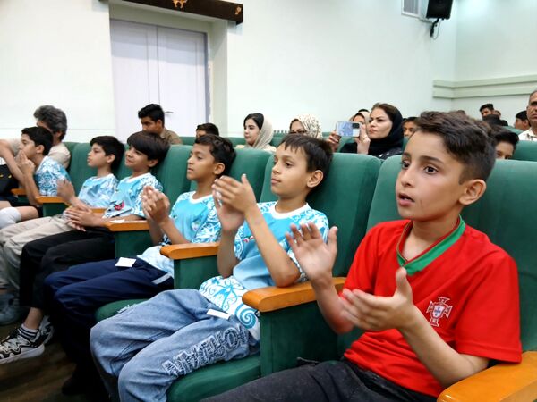 برگزاری مراسم تقدیر و تجلیل از دانش آموزان فوتبالیست باشگاه میعاد 