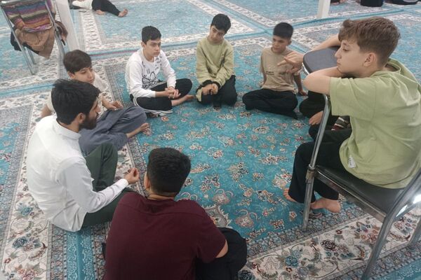 مراسم معنوی اعتکاف در مسجد اعظم حضرت ابوالفضل (ع) بهارستان دو