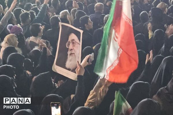خروش مردم شهرستان قدس در شب‌های عزاداری امام شهیدمان