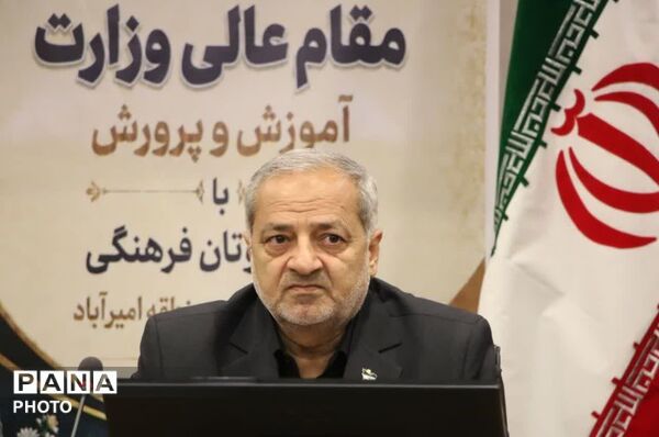 نشست پیشکسوتان تعلیم و تربیت شهرستان دامغان با وزیر آموزش و پرورش