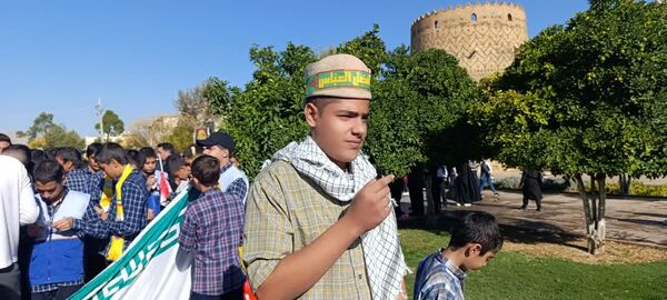 خروش استکبار ستیزی دانش‌آموزان شیرازی