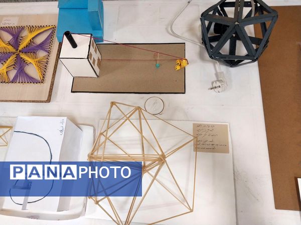 برپایی نمایشگاه ریاضی در دبیرستان آرمینه مصلی‌نژاد