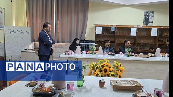 جلسه شورای سلامت شهرداری منطقه ۱۱ مشهد در دبستان دخترانه فرهنگیان ۲