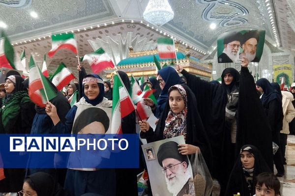 ویژه برنامه سالروز ورود امام خمینی به میهن در حرم مطهر ایشان
