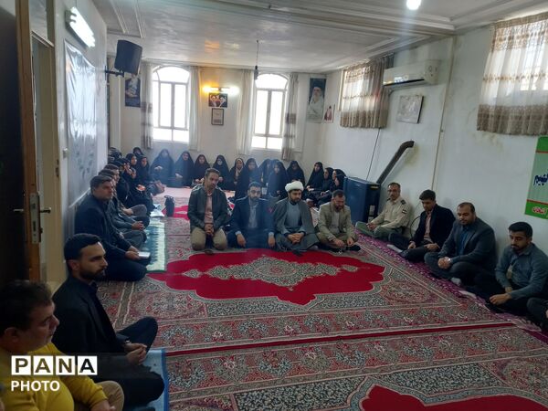 دیدار معاونین و مربیان پرورشی با امام جمعه شهر آشخانه