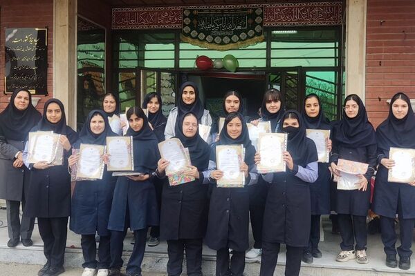 جشن پیروزی انقلاب در دبیرستان فرزانگان1 اسلامشهر