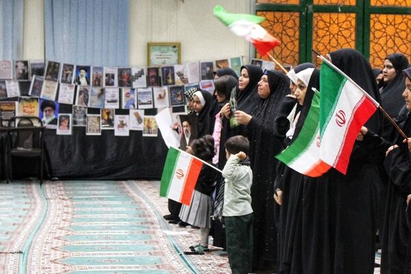 شهرستان مارگون صف بسته به خون خواهی رهبر شهید