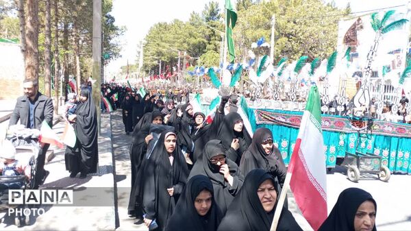 حضور پر شور مردم کرمان در چهلمین روز شهدای جنگ رمضان