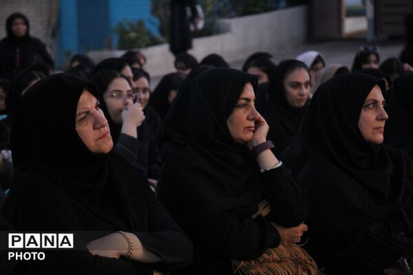 جشن فارغ‌التحصیلی دانش‌آموزان دبیرستان حضرت فاطمه(س) 