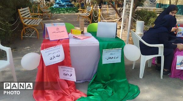 درخشش نوآوری ؛ غرفه‌های جشنواره خوارزمی در دبیرستان شاهد زکیه برپا شد