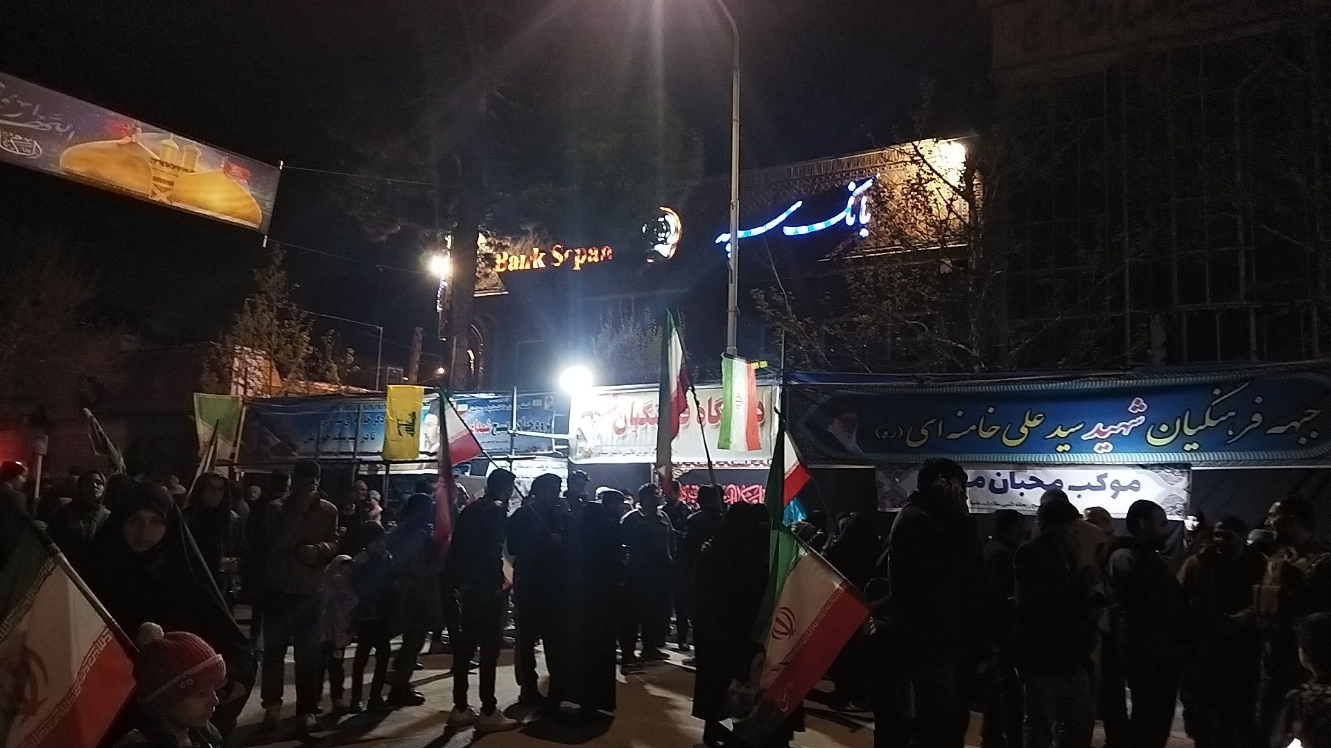 خیابان امام خمینی میزبان موکب های مردمی شد 