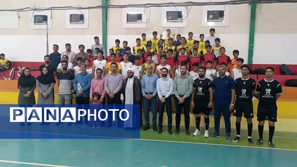 برگزاری مسابقات فوتسال بین مدارس در پارسیان 