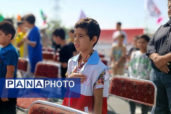 آیین افتتاحیه زمین چمن ورزشی در قالب طرح «شهید سردار سلیمانی» در شهرستان قدس