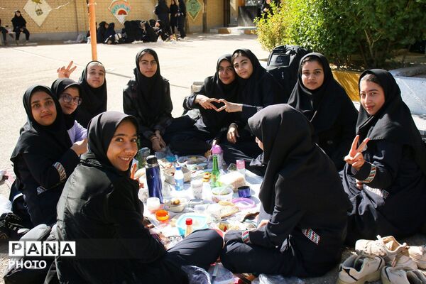 صبحانه سلامت در هنرستان شهید سادلجی؛ گامی برای تقویت بدن و ذهن هنرجویان