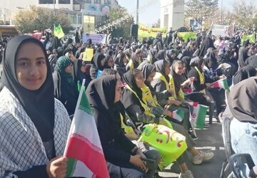 طنین فریاد مبارزه با استکبار در  آباده ؛ تداوم راه شهدای دانش آموز