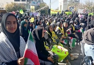 طنین فریاد مبارزه با استکبار در  آباده ؛ تداوم راه شهدای دانش آموز