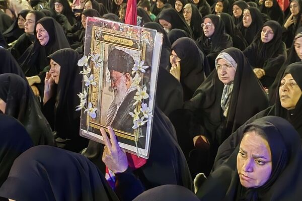 خونخواهی امام شهید ایران در خیابان امام خمینی-۱