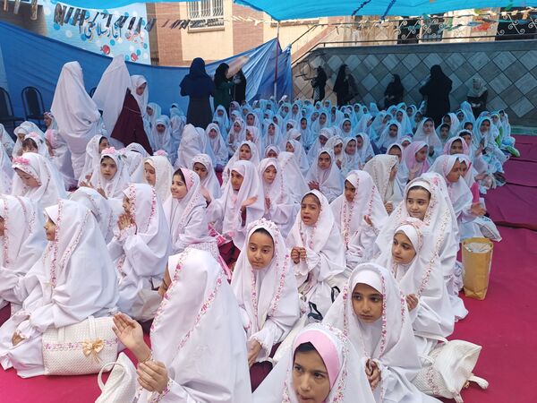 برگزاری جشن تکلیف فرشتگان دبستان شهید باهنر ۲ ملارد 