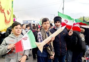 حضور گسترده مردم در چهلمین روز درگذشت رهبر جمهوری اسلامی