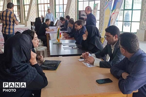 میز خدمت آموزش و پرورش خراسان شمالی در نماز جمعه؛ پاسخگویی مستقیم به مطالبات مردم