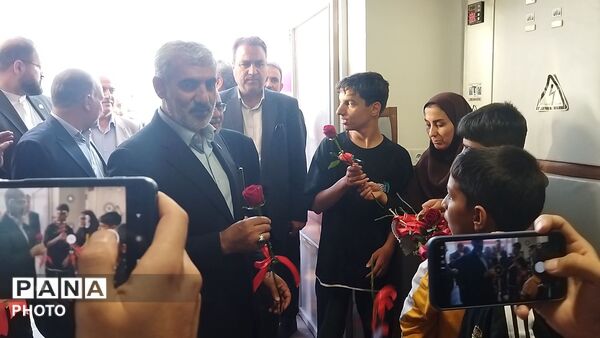 آیین افتتاح پیش دبستانی و دبستان اوتیسم حاجیه مهری سادات اسداللهی با حضور معاون وزیر آموزش و پرورش 